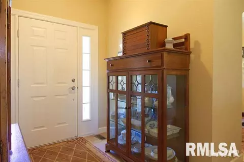 403 Cottingham Ln, Germantown Hills, IL 61548 photo 5