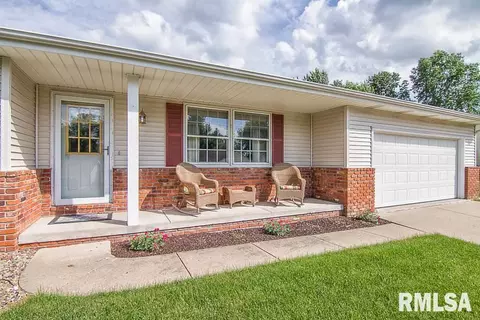313 Pinecrest Dr, Germantown Hills, IL 61548 photo 2