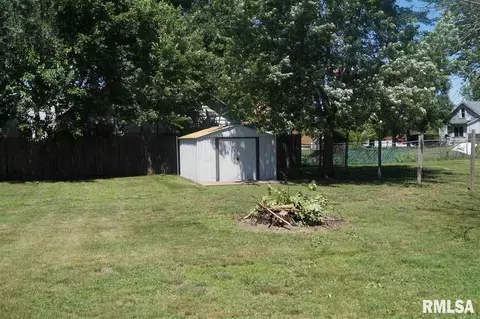 319 E Sheridan St, Manito, IL 61546 photo 16