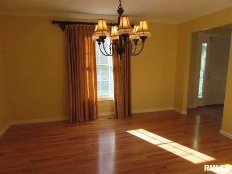 310 Crestview Dr, Metamora, IL 61548 photo 7