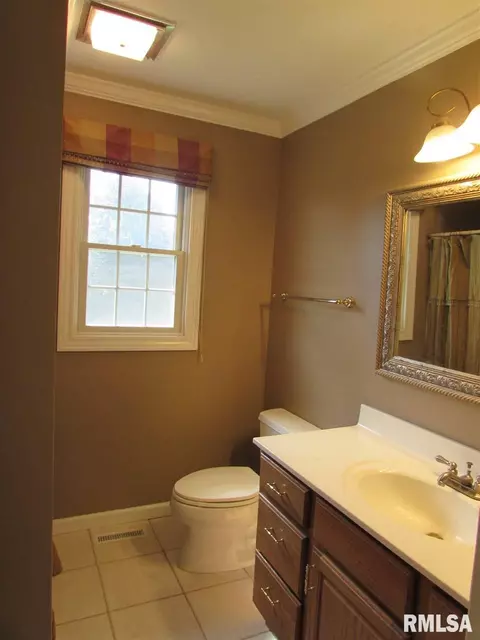 310 Crestview Dr, Metamora, IL 61548 photo 20