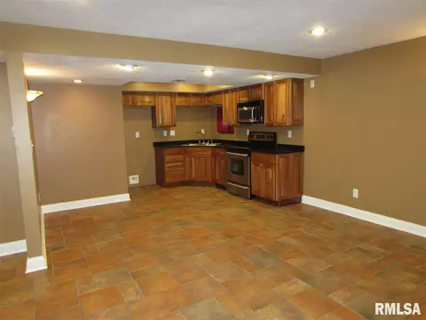 310 Crestview Dr, Metamora, IL 61548 photo 23