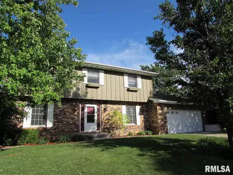 310 Crestview Dr, Metamora, IL 61548 photo 1