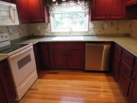310 Crestview Dr, Metamora, IL 61548 photo 3