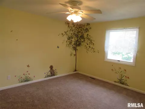 310 Crestview Dr, Metamora, IL 61548 photo 17
