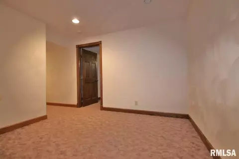1130 E Sycamore, Canton, IL 61520 photo 21