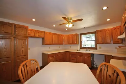 1130 E Sycamore, Canton, IL 61520 photo 9