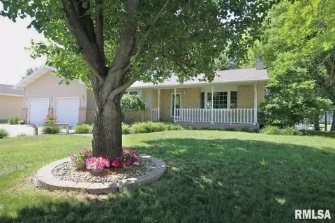 1130 E Sycamore, Canton, IL 61520 photo 3