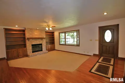 1130 E Sycamore, Canton, IL 61520 photo 11