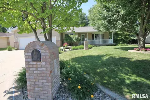 1130 E Sycamore, Canton, IL 61520 photo 2