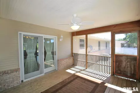 1130 E Sycamore, Canton, IL 61520 photo 6