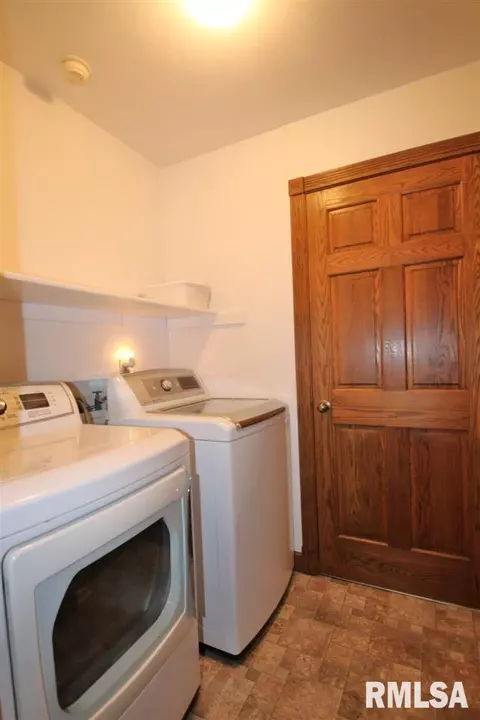 1130 E Sycamore, Canton, IL 61520 photo 31