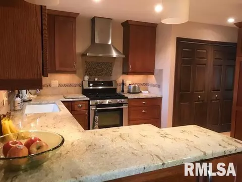1307 Thomas, Macomb, IL 61455 photo 8