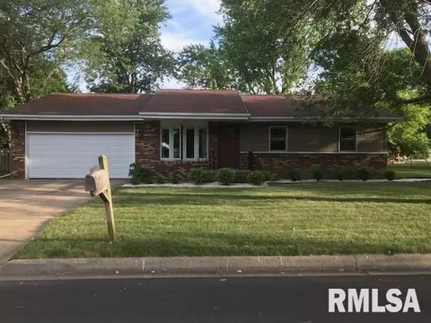 1307 Thomas, Macomb, IL 61455 photo 1