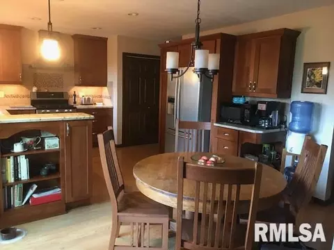 1307 Thomas, Macomb, IL 61455 photo 11