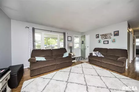 1506 Golfview, Washington, IL 61571 photo 2