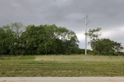7123 N Water Oak Dr, Edwards, IL 61528