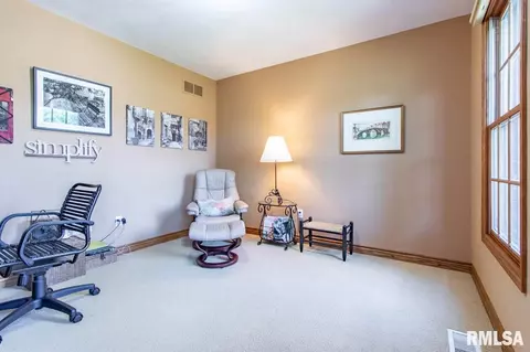 618 Mayfair Ct, Germantown Hills, IL 61548 photo 8