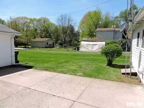 409 W Chase St, Macomb, IL 61455 photo 12
