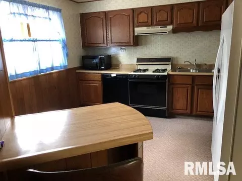 409 W Chase St, Macomb, IL 61455 photo 6