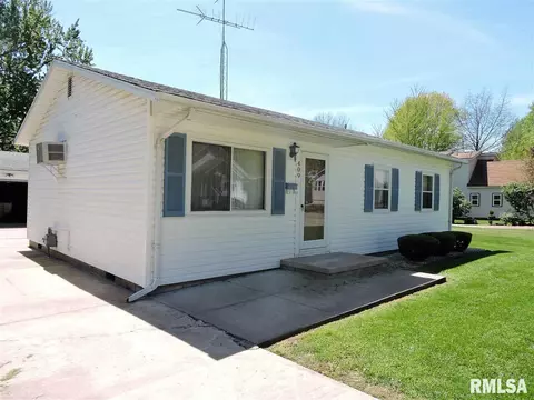409 W Chase St, Macomb, IL 61455 photo 3