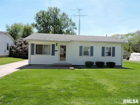409 W Chase St, Macomb, IL 61455 photo 1