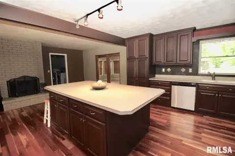 328 E Glendale, Manito, IL 61546 photo 7