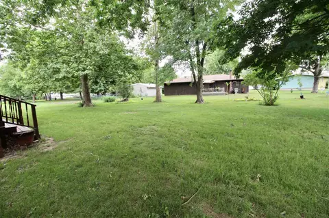 328 E Glendale, Manito, IL 61546 photo 2