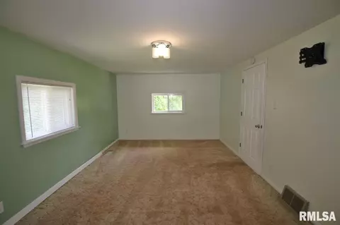 231 E Parkside, Washburn, IL 61570 photo 12