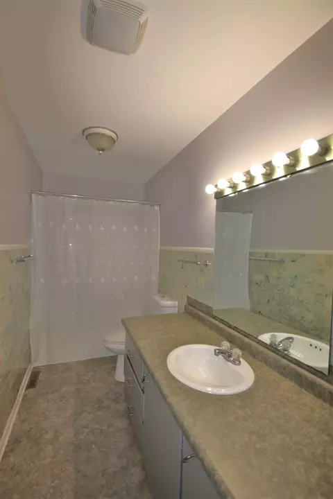 231 E Parkside, Washburn, IL 61570 photo 23