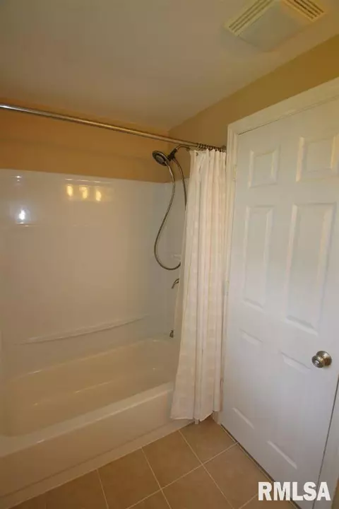 231 E Parkside, Washburn, IL 61570 photo 22