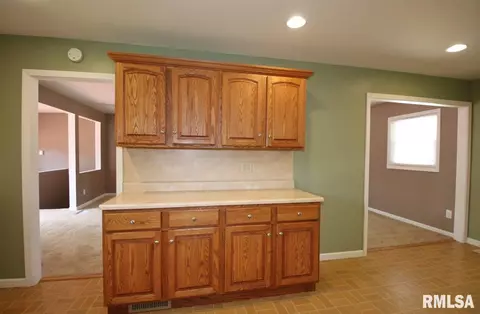 231 E Parkside, Washburn, IL 61570 photo 6