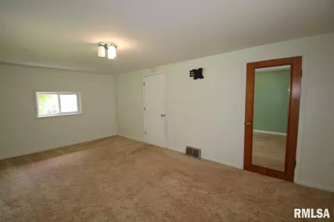 231 E Parkside, Washburn, IL 61570 photo 17