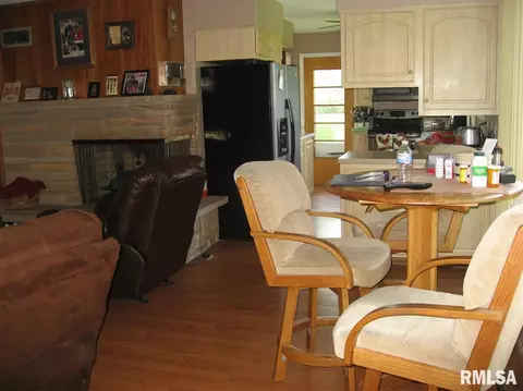 414 E Main St, Industry, IL 61440 photo 12