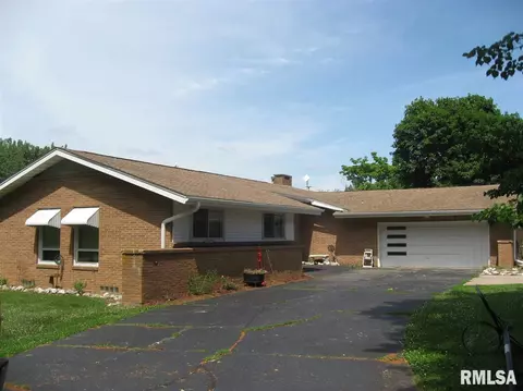 414 E Main St, Industry, IL 61440 photo 19
