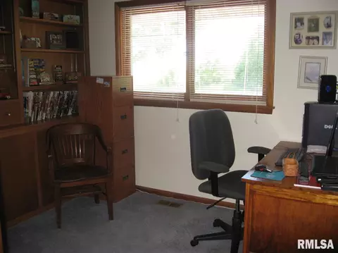 414 E Main St, Industry, IL 61440 photo 17