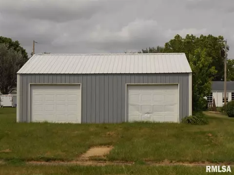 445 E Davis St, Bushnell, IL 61422 photo 2