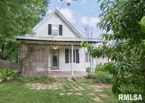 510 W Sunset Dr, Eureka, IL 61530 photo 1