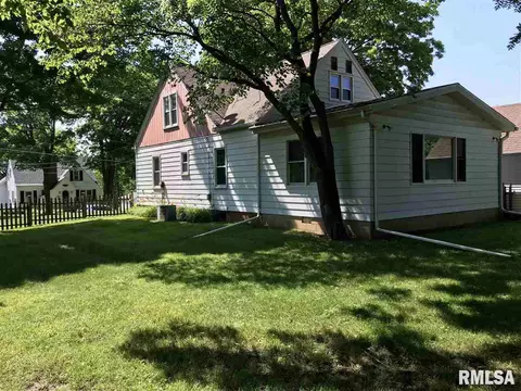 109 S Hamilton St, Eureka, IL 61530 photo 20