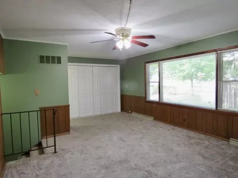 109 S Hamilton St, Eureka, IL 61530 photo 6