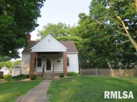 109 S Hamilton St, Eureka, IL 61530 photo 1