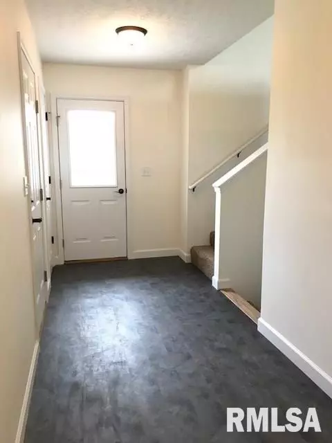 2117 Lexi Dr, Eureka, IL 61530 photo 2