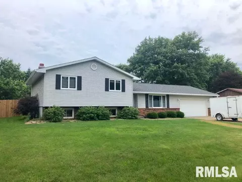 304 Pinecrest, Germantown Hills, IL 61548 photo 1