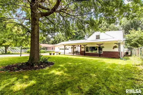 1414 Everett Dr, Pekin, IL 61554 photo 2