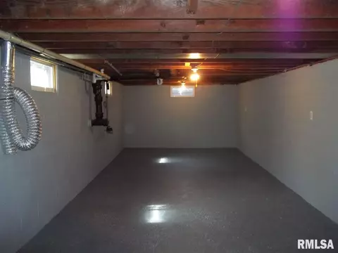814 N Main, Eureka, IL 61530 photo 17