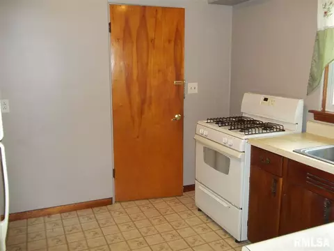 814 N Main, Eureka, IL 61530 photo 6