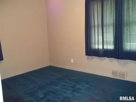 814 N Main, Eureka, IL 61530 photo 8