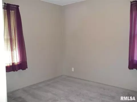 814 N Main, Eureka, IL 61530 photo 9