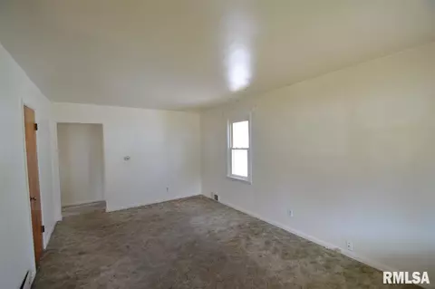 604 E Pasadena Ave, Peoria, IL 61604 photo 5