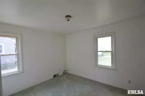 604 E Pasadena Ave, Peoria, IL 61604 photo 9